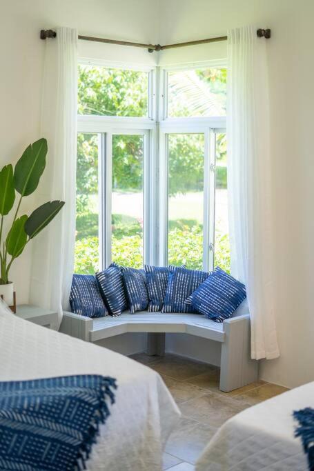 Ivy'S Cove Beach Side Condo - Luxury Villa Whitehouse エクステリア 写真