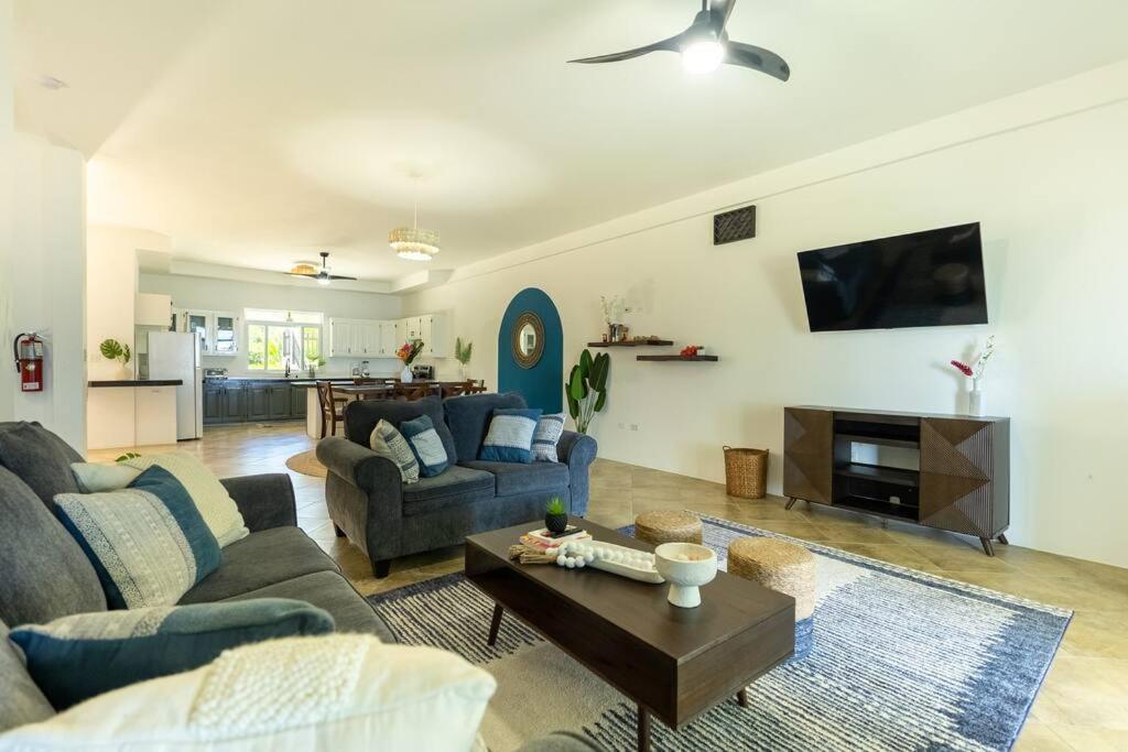 Ivy'S Cove Beach Side Condo - Luxury Villa Whitehouse エクステリア 写真