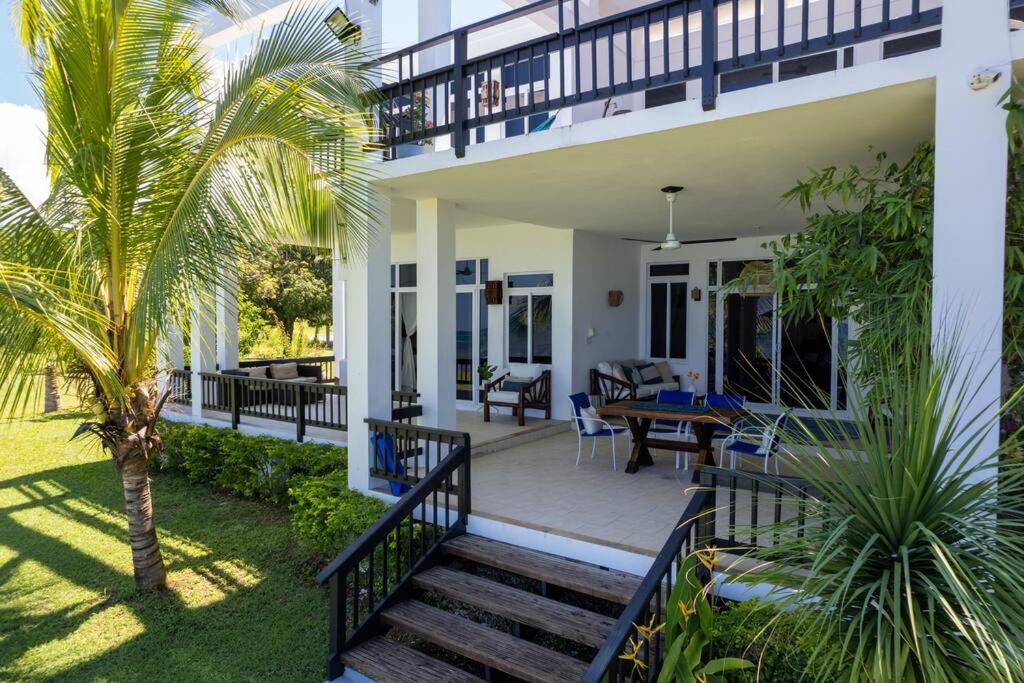 Ivy'S Cove Beach Side Condo - Luxury Villa Whitehouse エクステリア 写真